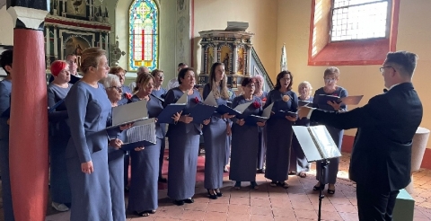 Występ chóru HALKA w budynku kościoła w Bad Belzig w Niemczech