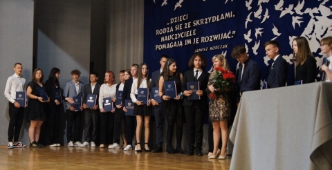 Uroczystość zakończenia Szkoły Podstawowej w Dusznikach klas ósmych