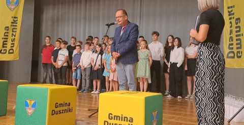 Wręczenie wyróżnień uczniom Szkoły Podstawowej w Dusznikach
