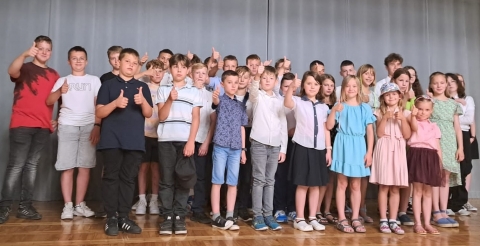 Wyróżnieni uczniowie Szkoły Podstawowej w Dusznikach