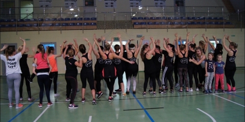 Aktywny piątkowy wieczór fitness