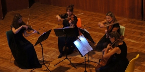 Muzyka z dreszczykiem