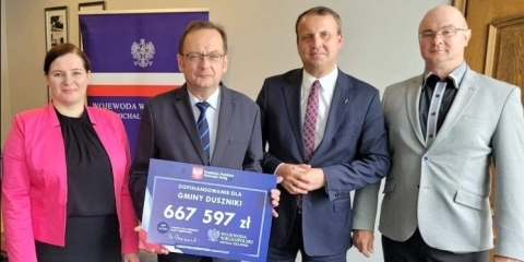 Wójt podpisał umowę na przebudowę ulicy Stawnej