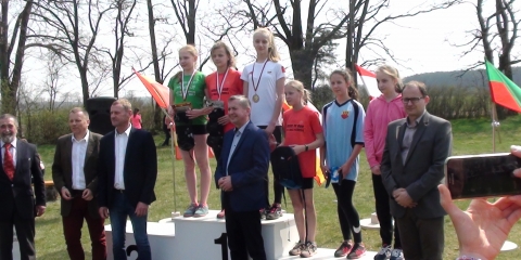Sukcesy młodych biegaczy z UKS Olimp w biegach przełajowych