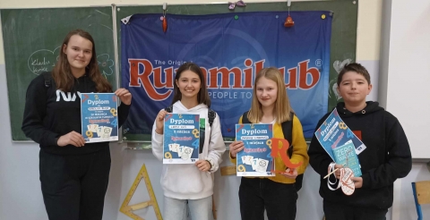 Zwycięzcy Pierwszego Szkolnego Turnieju Rummikub w kategorii klas 4-8