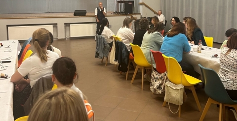 Spotkanie bibliotekarzy w sali widowiskowej w Dusznikach