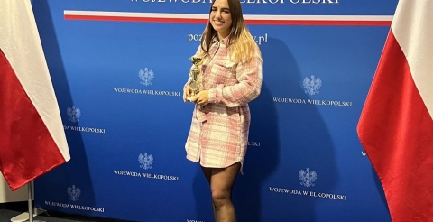 Michalina Tyczyńska z pucharem Konkursu Nadziei Olimpijskich