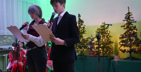 Koncert "Pod Gwiazdą" z udziałem uczniów i absolwentów Szkoły Podstawowej w Grzebienisku