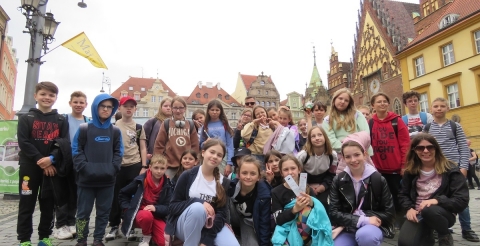 Uczniowie szkoły w Grzebienisku na wycieczce we Wrocławiu