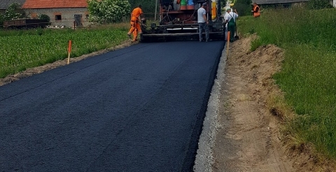 Na zdjęciu przebudowa ulicy Leśnej w Niewierzu 