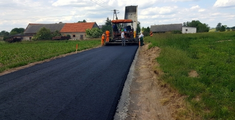 Na zdjęciu przebudowa ulicy Leśnej w Niewierzu 