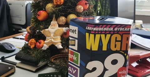 Na zdjęciu puszka Wielkiej Orkiestry Świątecznej Pomocy w Gminnym Zespole Oświatowym