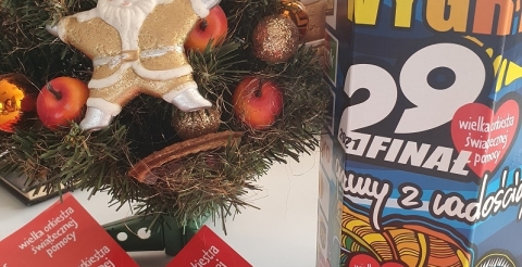 Na zdjęciu puszka Wielkiej Orkiestry Świątecznej Pomocy w Gminnym Zespole Oświatowym