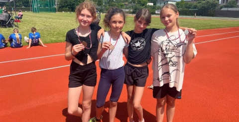 Uczennice SP Duszniki w zawodach Finału Miejskiego Czwartków Lekkoatletycznych