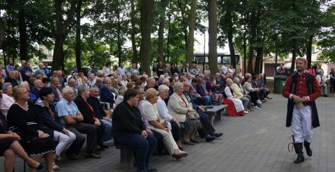 Uczestnicy Dożynek Gminnych 2021 podczas obrzędu dożynkowego.