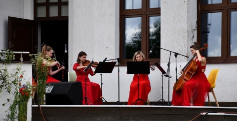 Na zdjęciu kwartet smyczkowy UpBeat Quartet podczas koncertu.