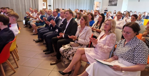 Zakończenie roku szkolnego absolwentów szkoły w Dusznikach